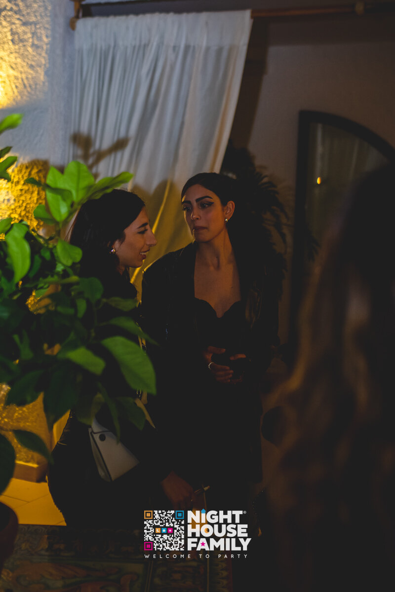 Kalura Night House Family 80