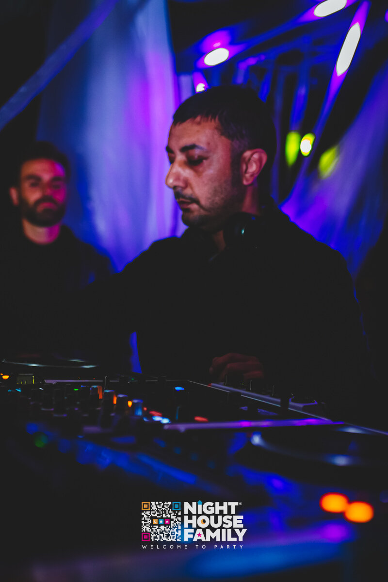 Kalura Night House Family 82