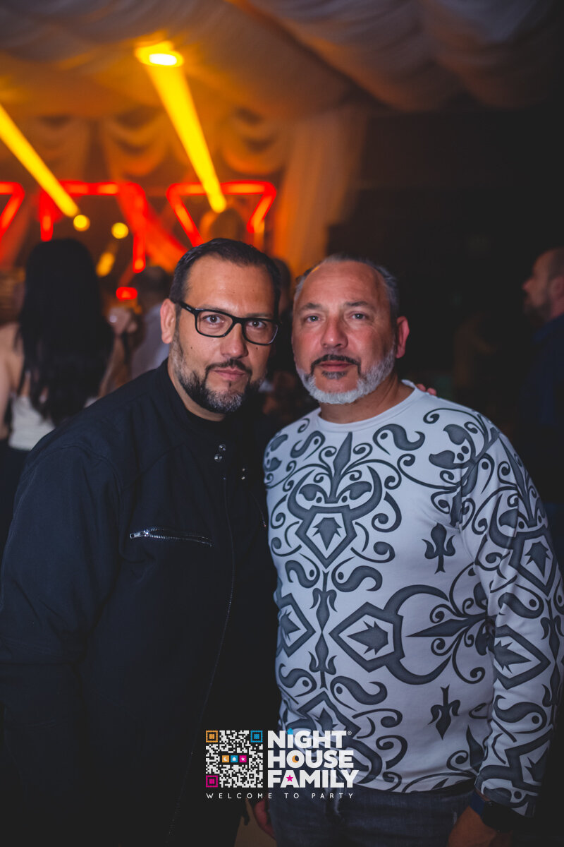 Kalura Night House Family 85