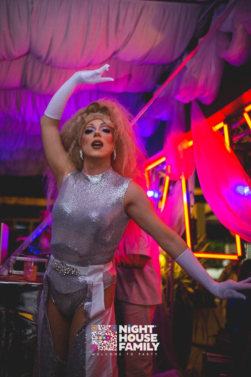 Kalura Night House Family 94