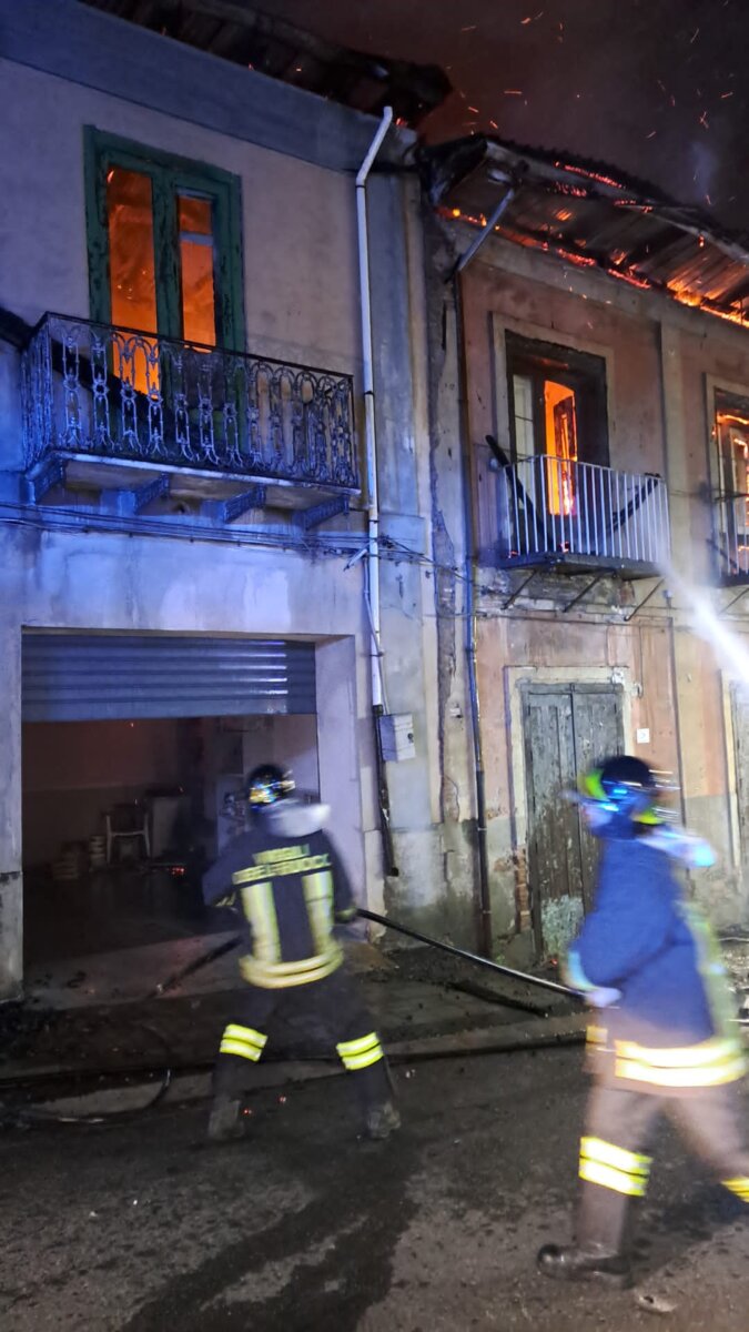 Incendio Sinopoli1