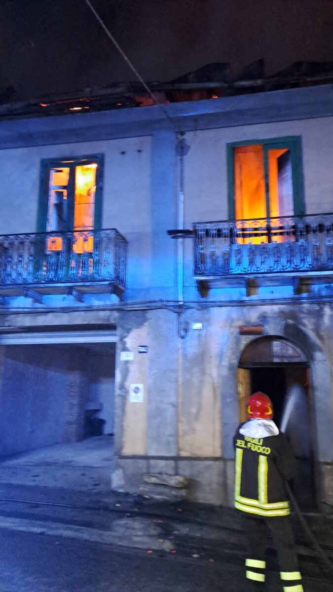 Incendio Sinopoli3