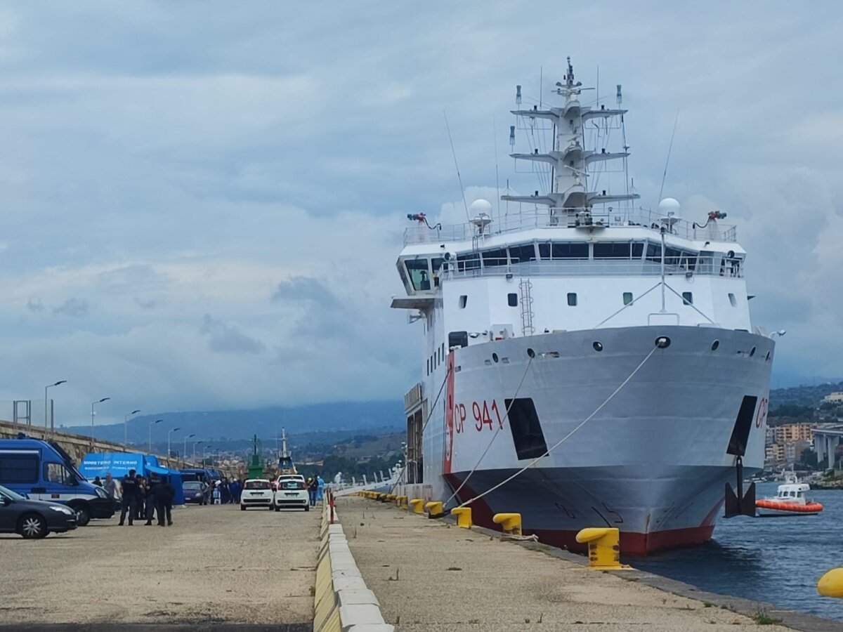 Nave Migranti Porto Rc Diciotti 1