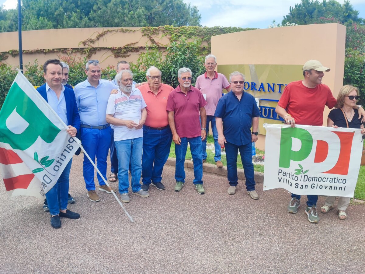 Sit In Ponte Stretto Forum Altafiumara (2)