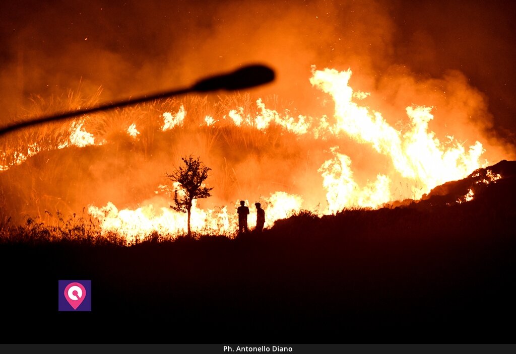 Emergenza incendi, il Pd: “Con 107 roghi in un solo giorno, la Calabria è in ginocchio”