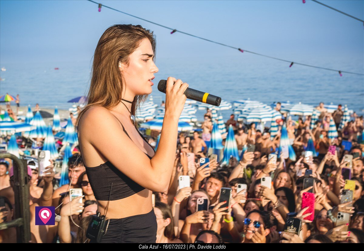 Cala Azul Beach Party Clara 100