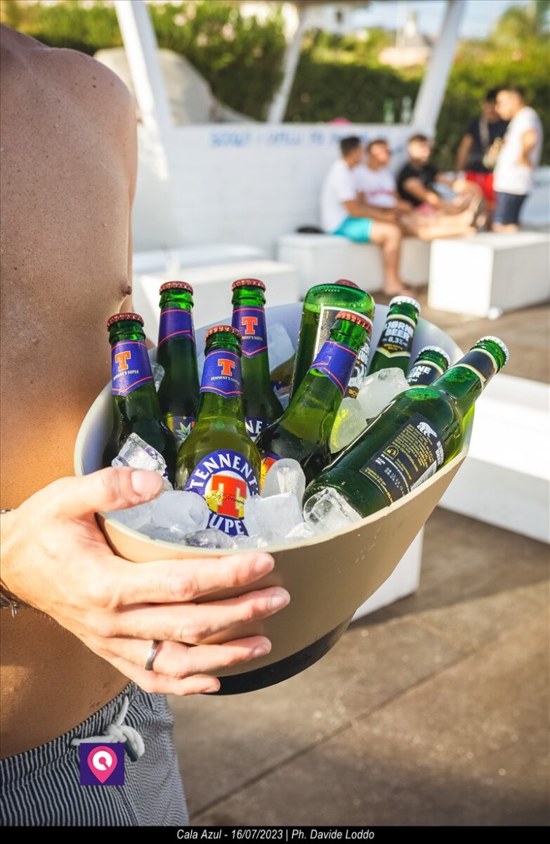 Cala Azul Beach Party Clara 104