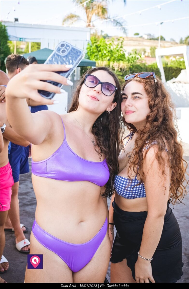 Cala Azul Beach Party Clara 117