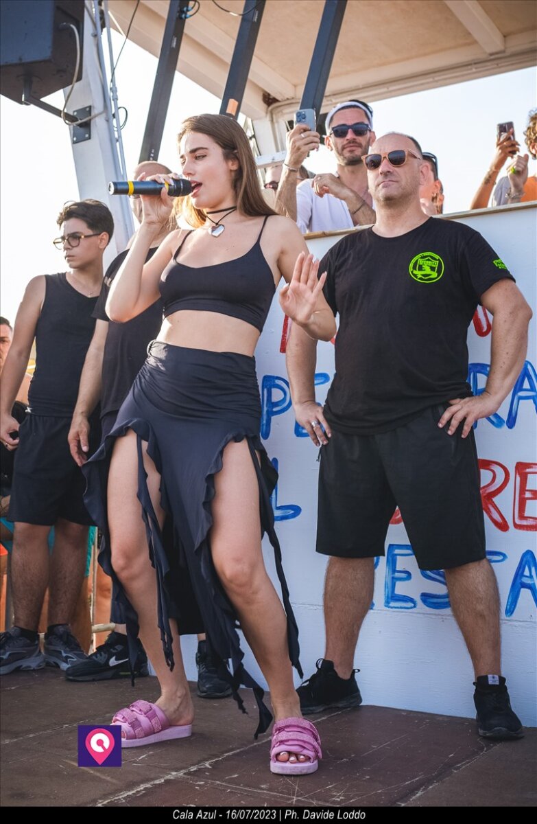 Cala Azul Beach Party Clara 41