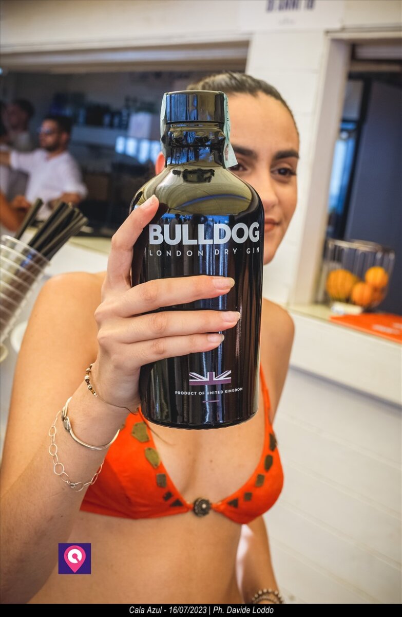 Cala Azul Beach Party Clara 44