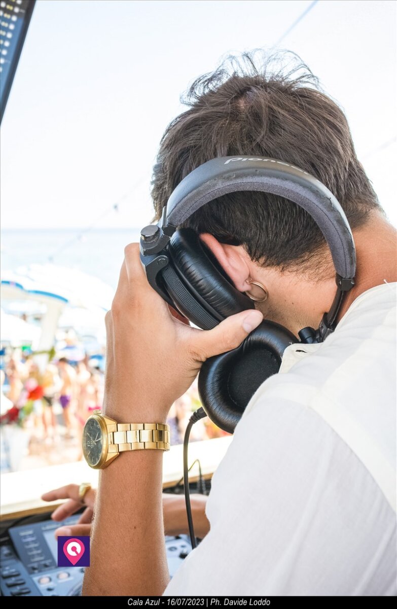 Cala Azul Beach Party Clara 47