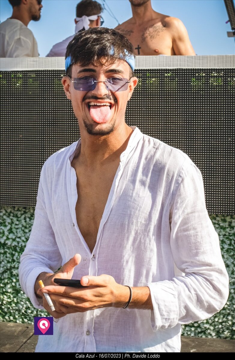 Cala Azul Beach Party Clara 57