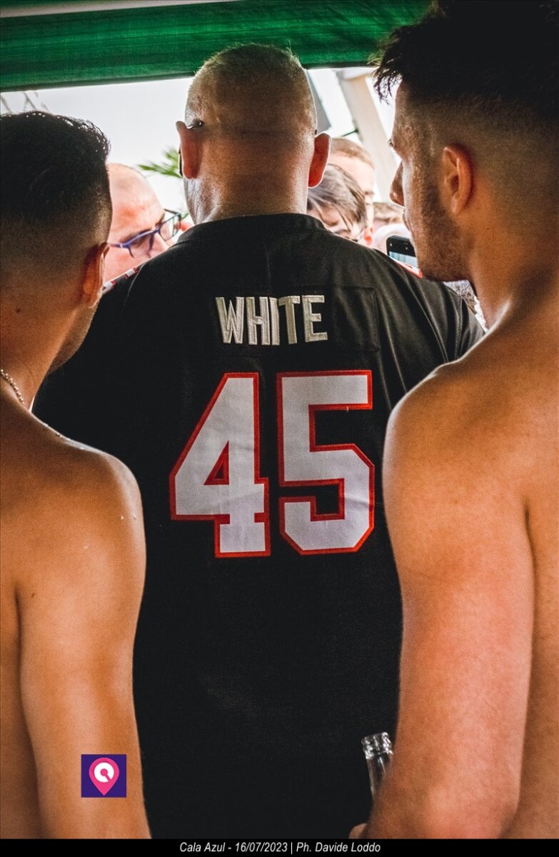 Cala Azul Beach Party Clara 76