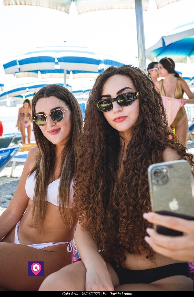 Cala Azul Beach Party Clara 77