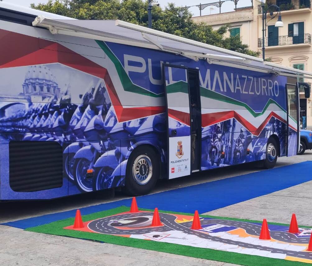 Pullman Azzurro Polizia