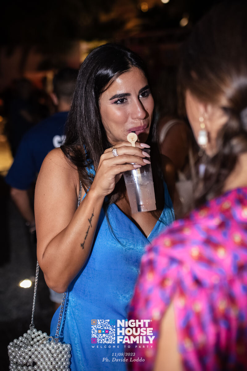 Night House Family 109