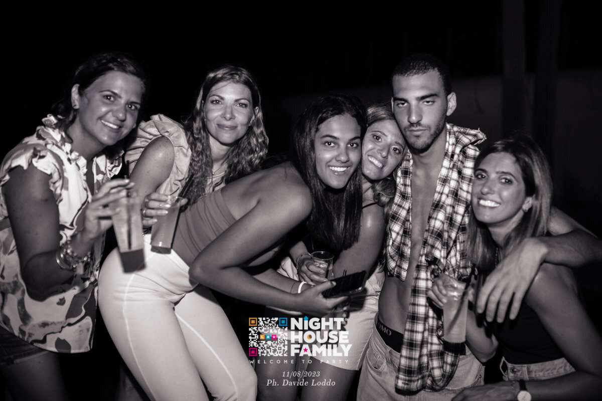 Night House Family 12