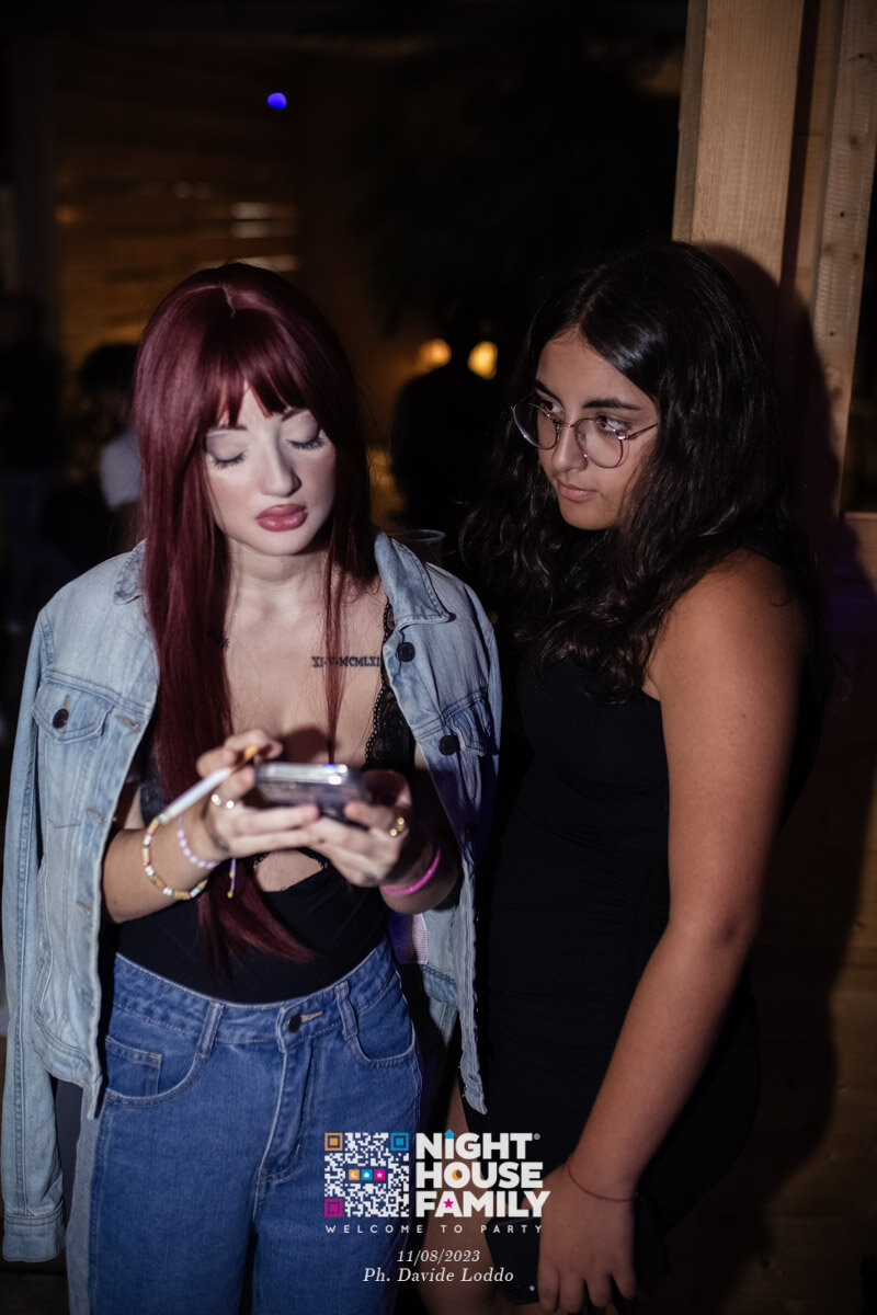 Night House Family 120