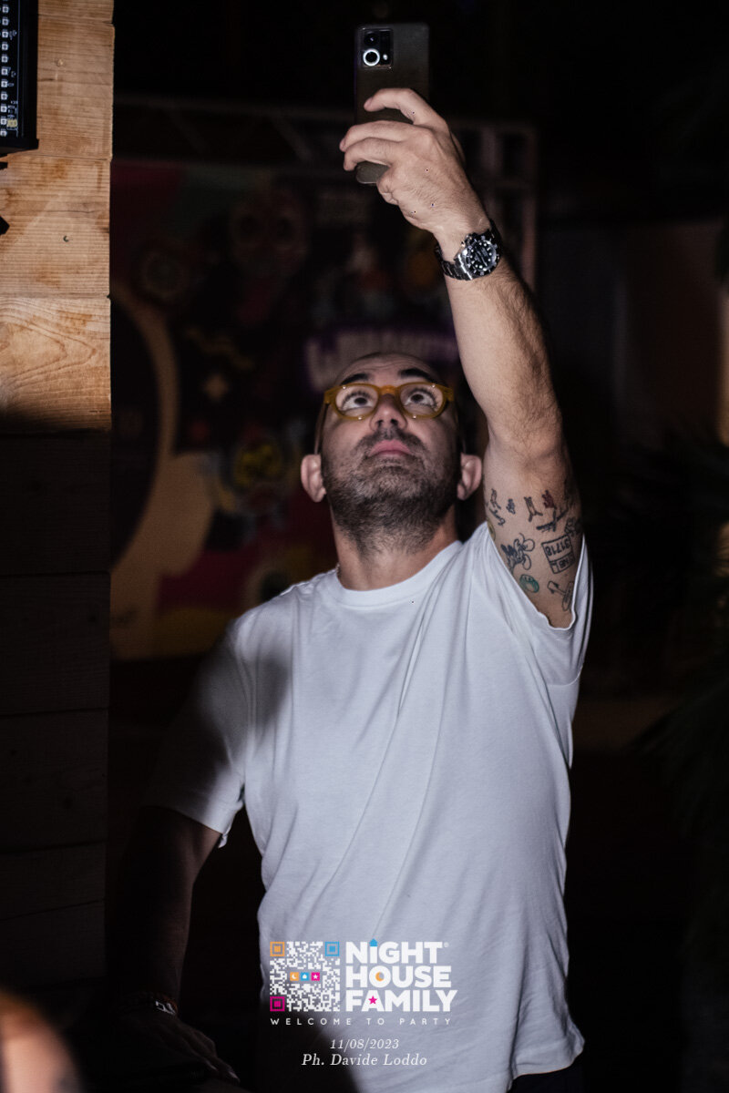 Night House Family 122