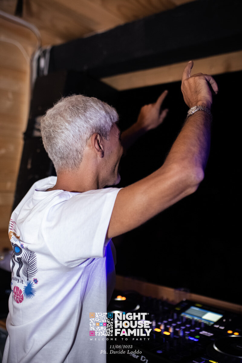 Night House Family 136