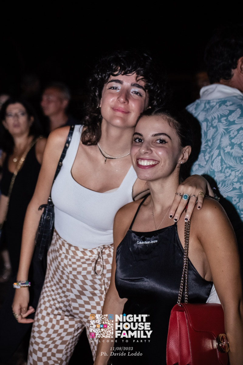 Night House Family 147