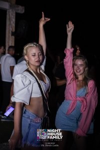 Night House Family 155