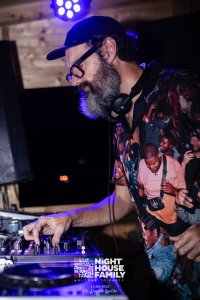 Night House Family 17