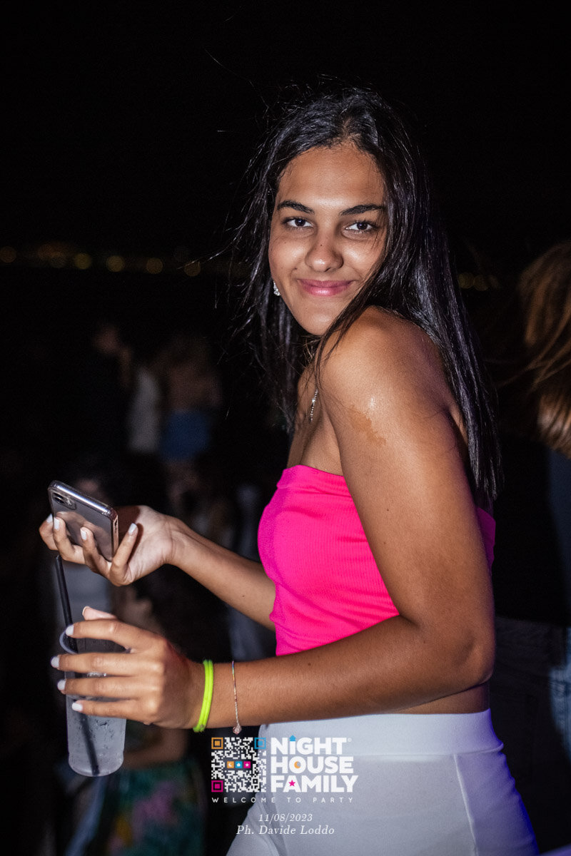 Night House Family 19