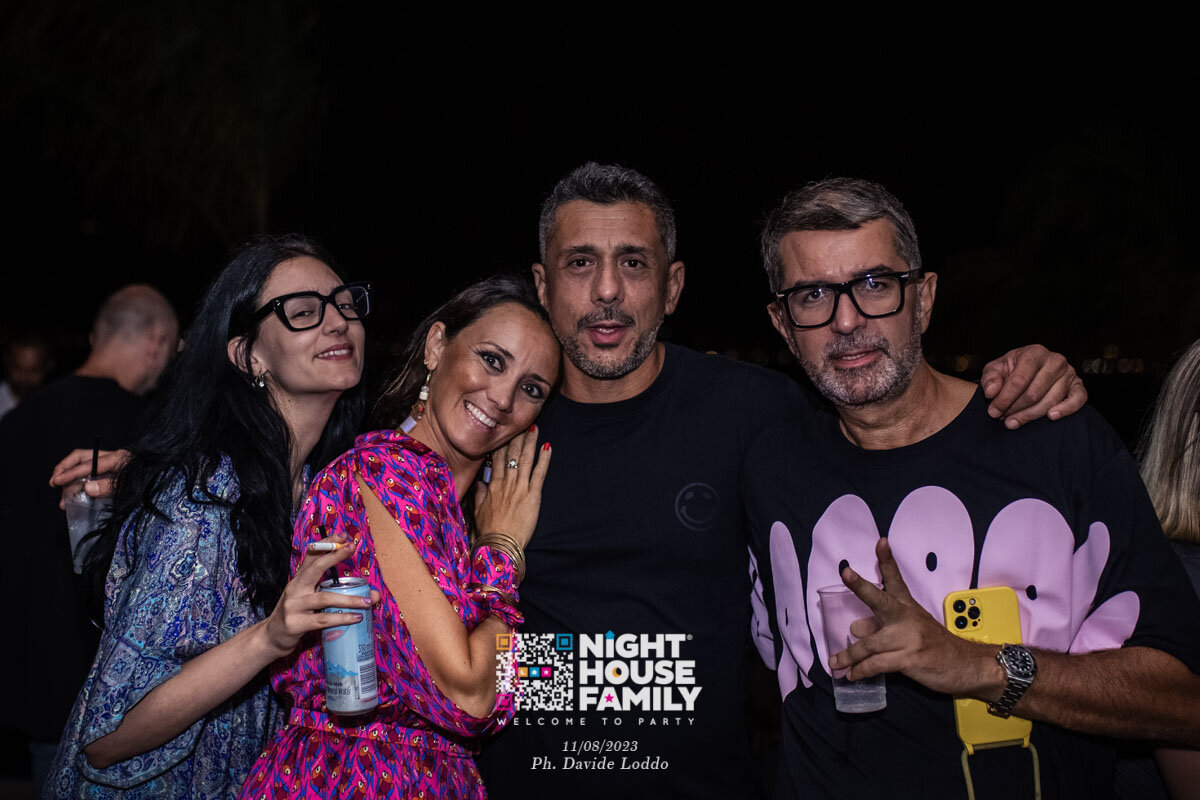 Night House Family 20