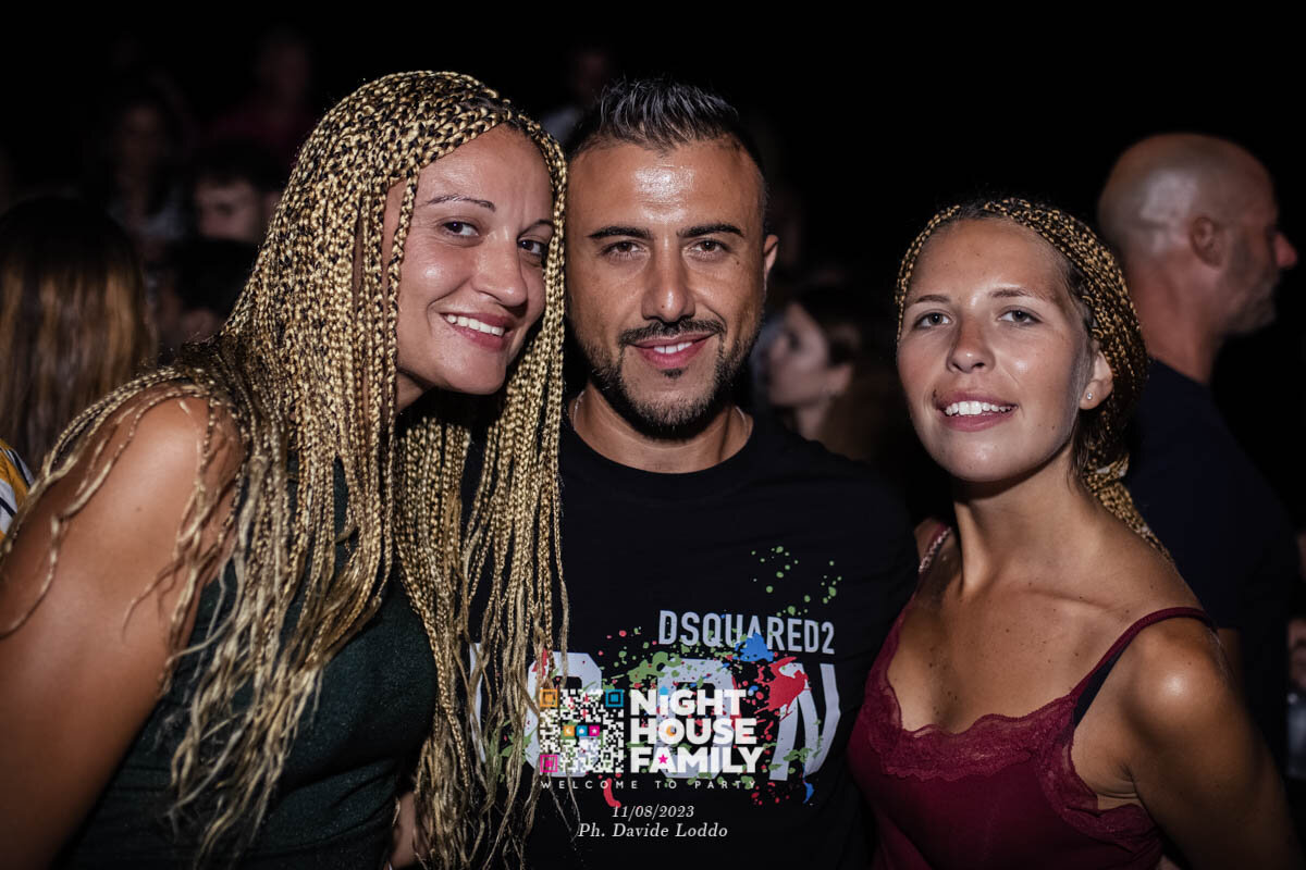 Night House Family 31