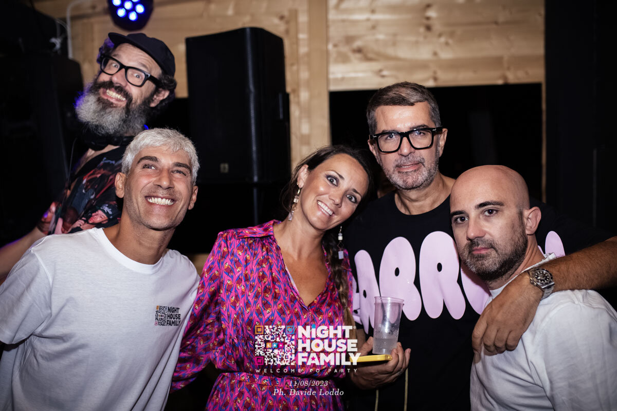 Night House Family 42