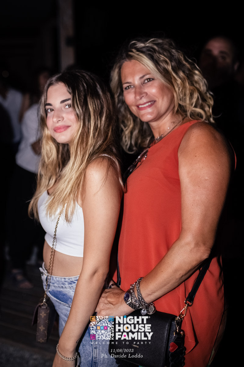 Night House Family 56