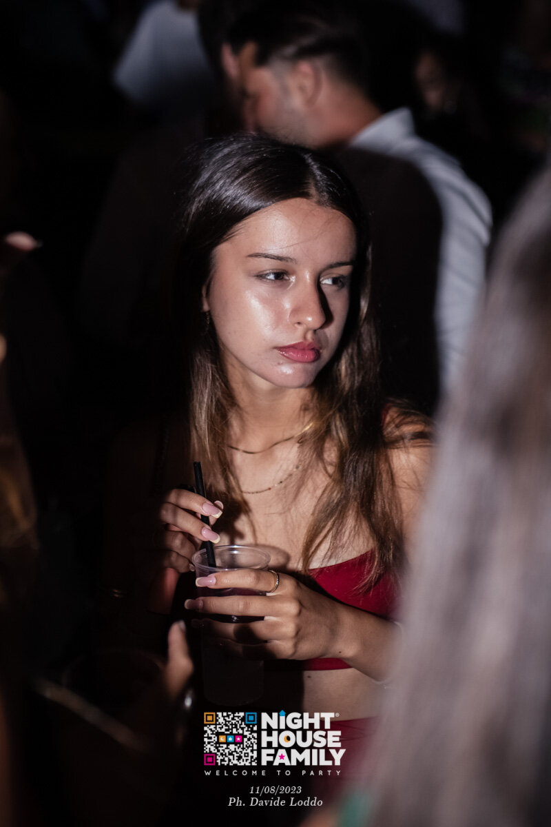 Night House Family 60