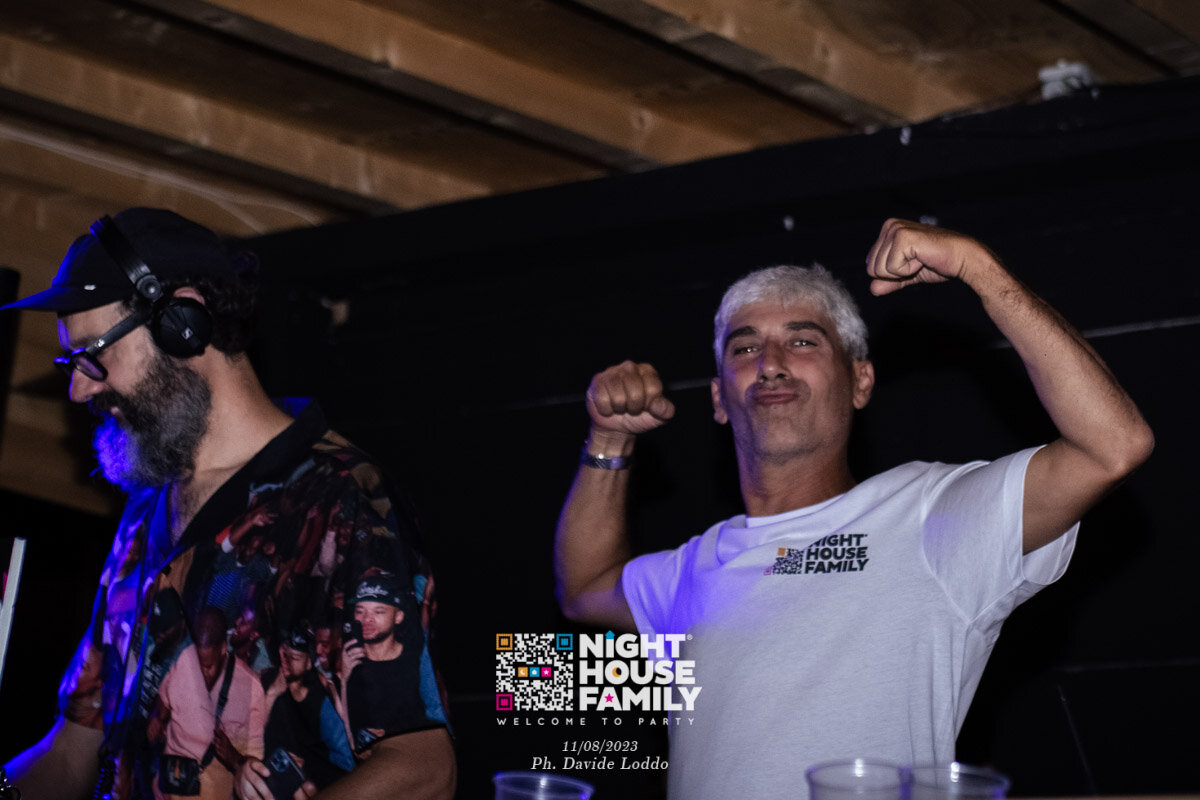 Night House Family 64