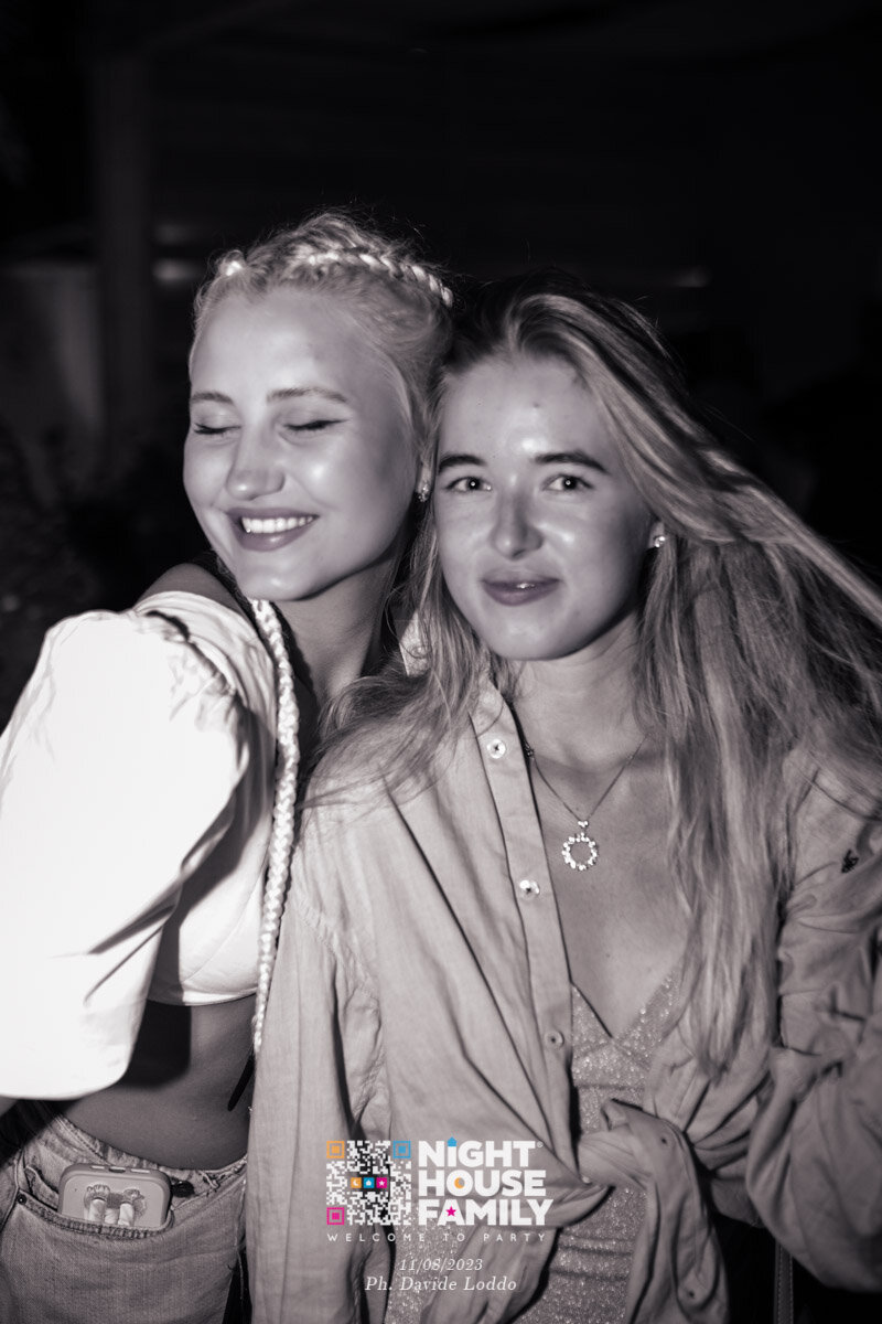 Night House Family 8