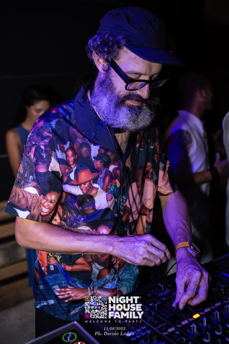 Night House Family 97