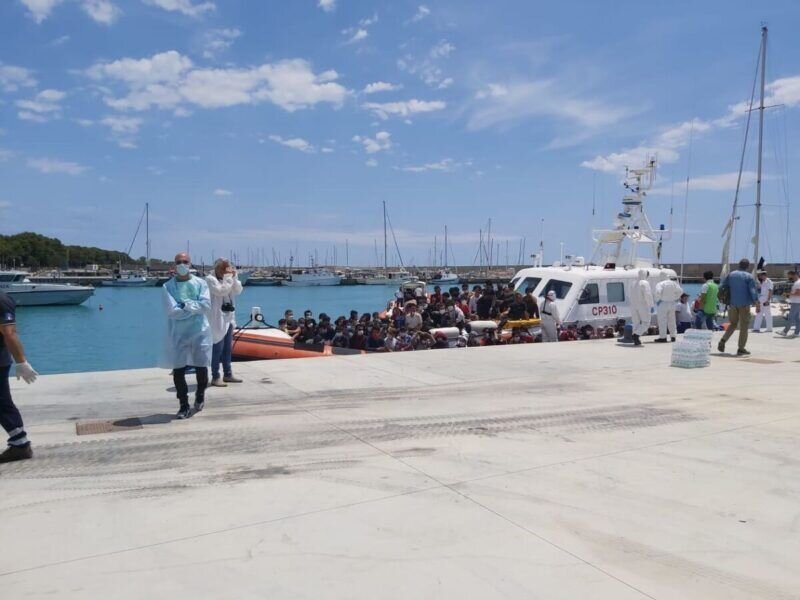Roccella Migranti 800x600