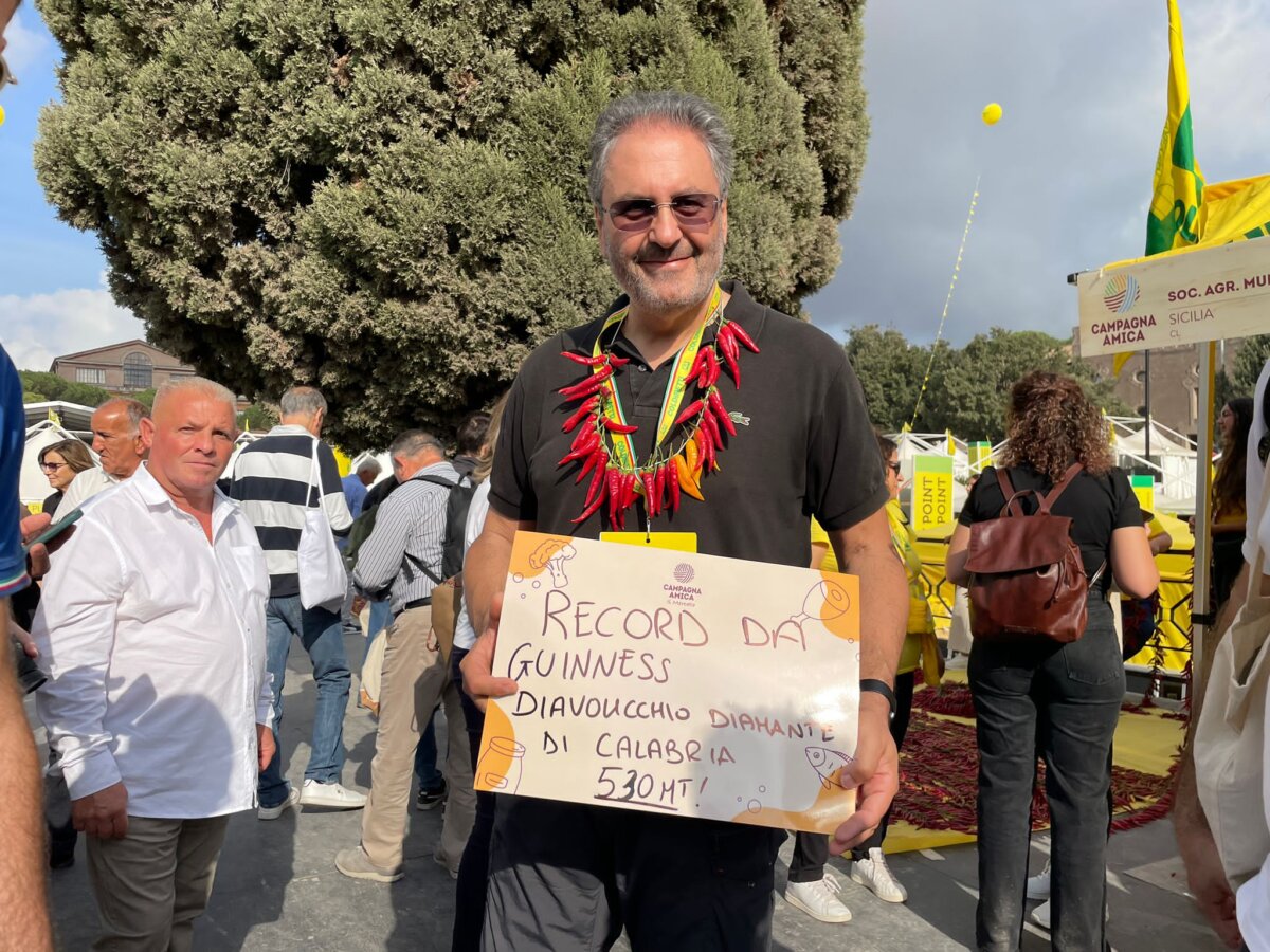 Il Direttore Cosentini Che Da L'annuncio Del Record