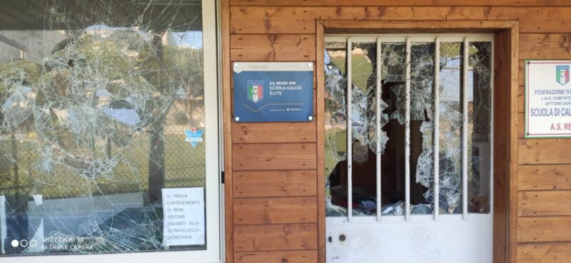Vandali Impianto Sportivo Pinetina 9