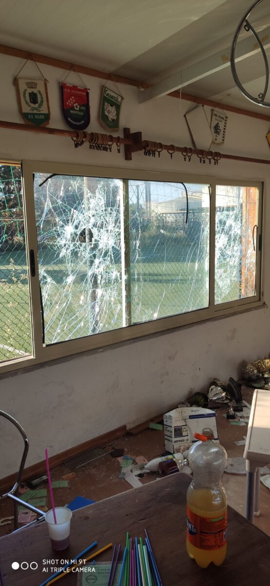 Vandali Impianto Sportivo Pinetina(1)