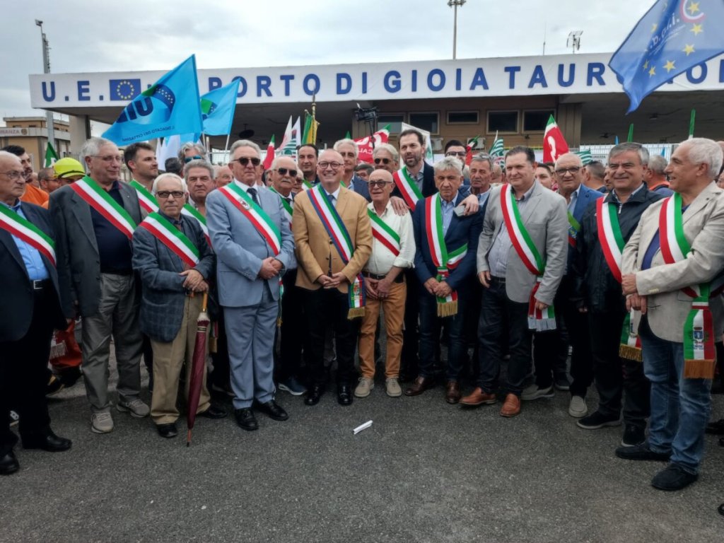 Manifestazione Porto Di Gioia Tauro Sindaci