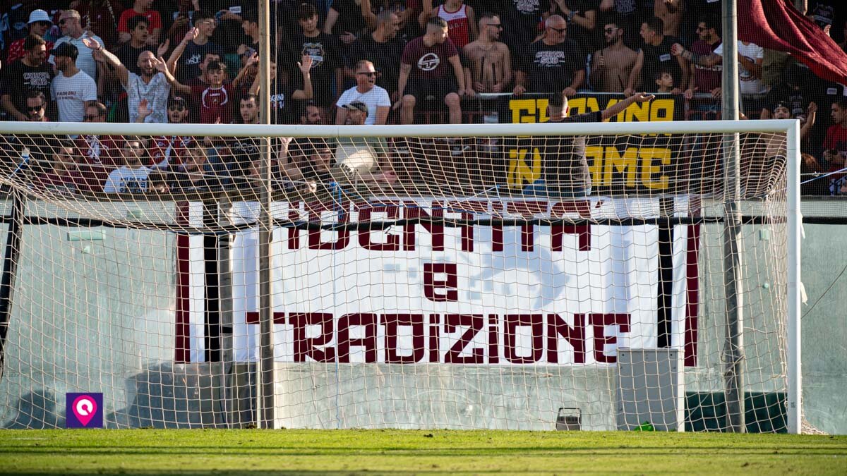 Reggina Lfa Reggio Striscione Identità Tradizione