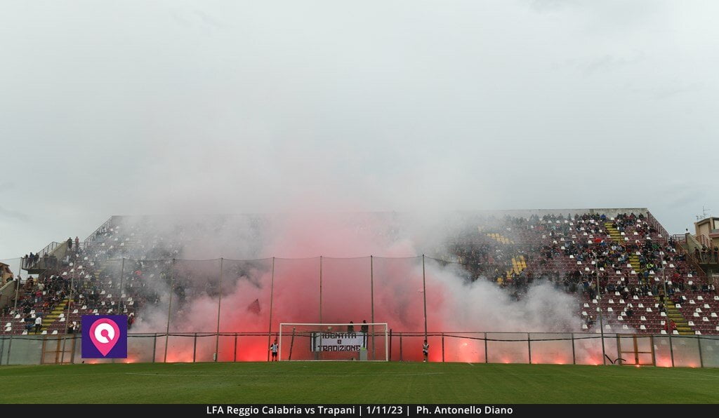 Curva Sud fumogeni