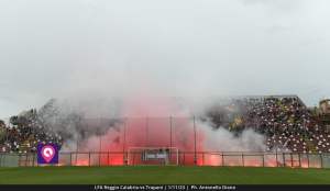 Curva Sud fumogeni