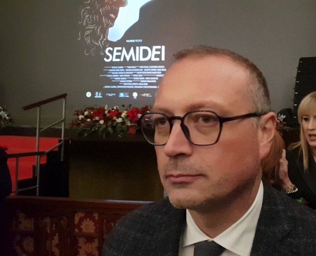 Semidei (1)