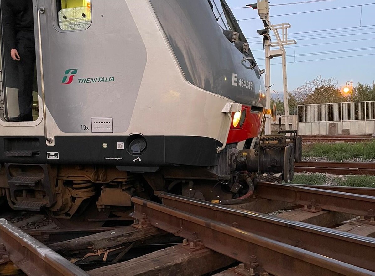 Incidente Trenitalia Stazione Reggio (3)