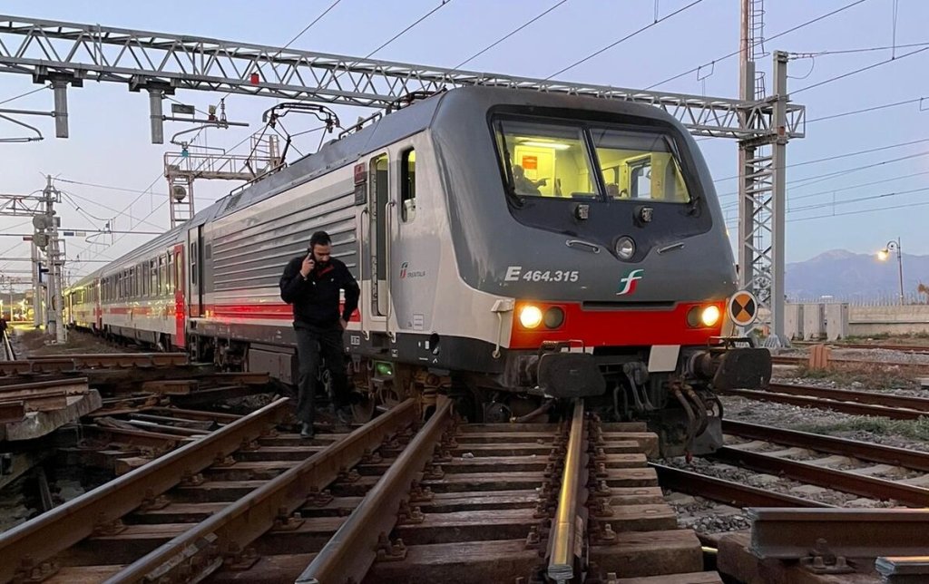 Incidente Trenitalia Stazione Reggio (4)