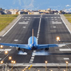 Protesta dei Tir, gli aeroporti di Crotone e Reggio senza carburante per gli aerei