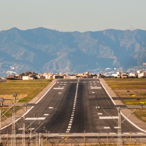 Fontanarossa chiuso, Air Serbia atterra a Reggio