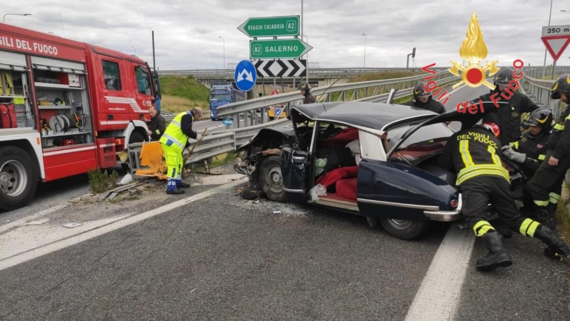 Incidente stradale in Calabria, un morto e tre feriti gravi
